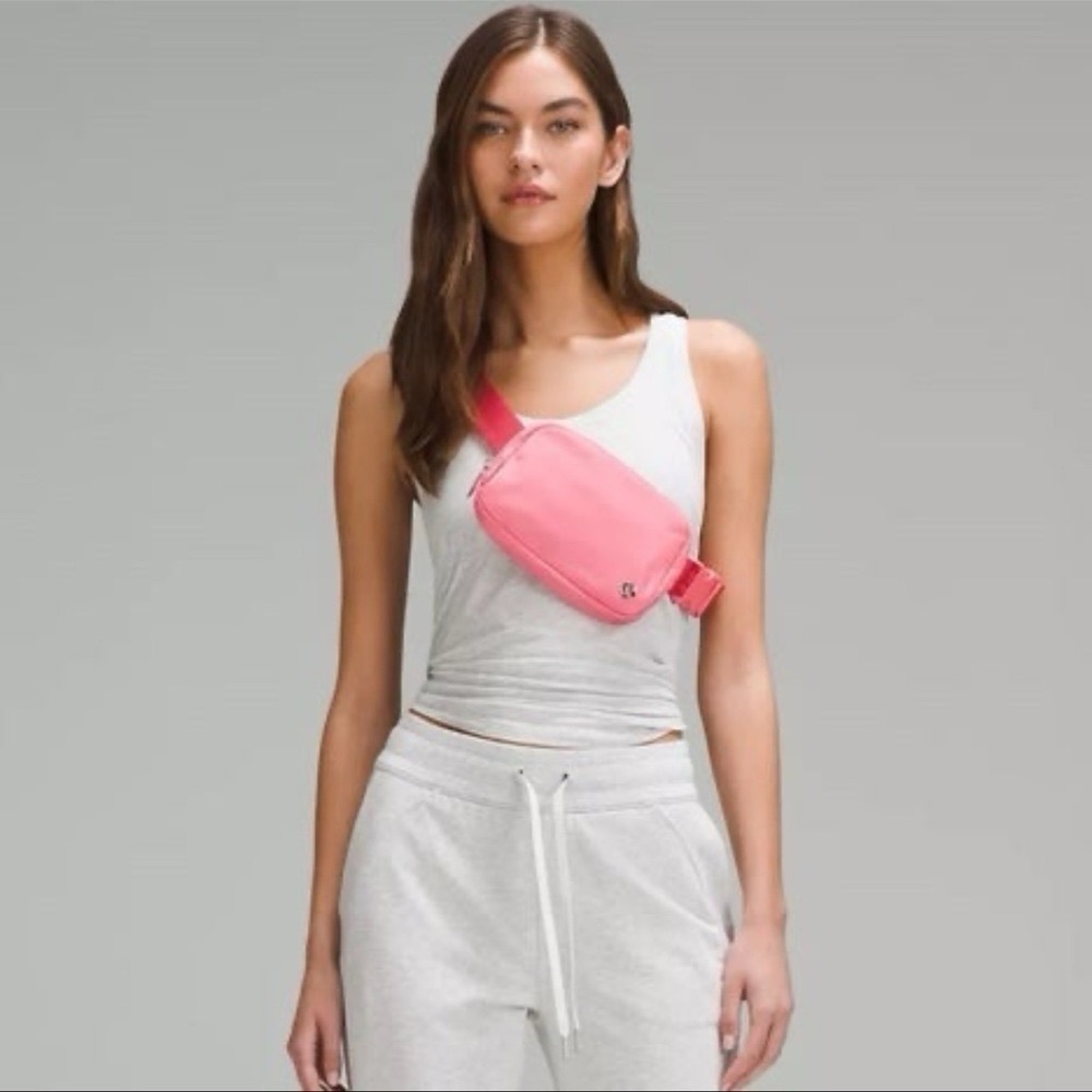 Lululemon Everywhere Belt Bag Sakura Pink Crossbody Bag Nwt - Picture 5 of 6